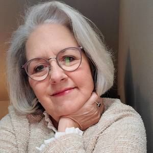 Meet your Posher, Lori